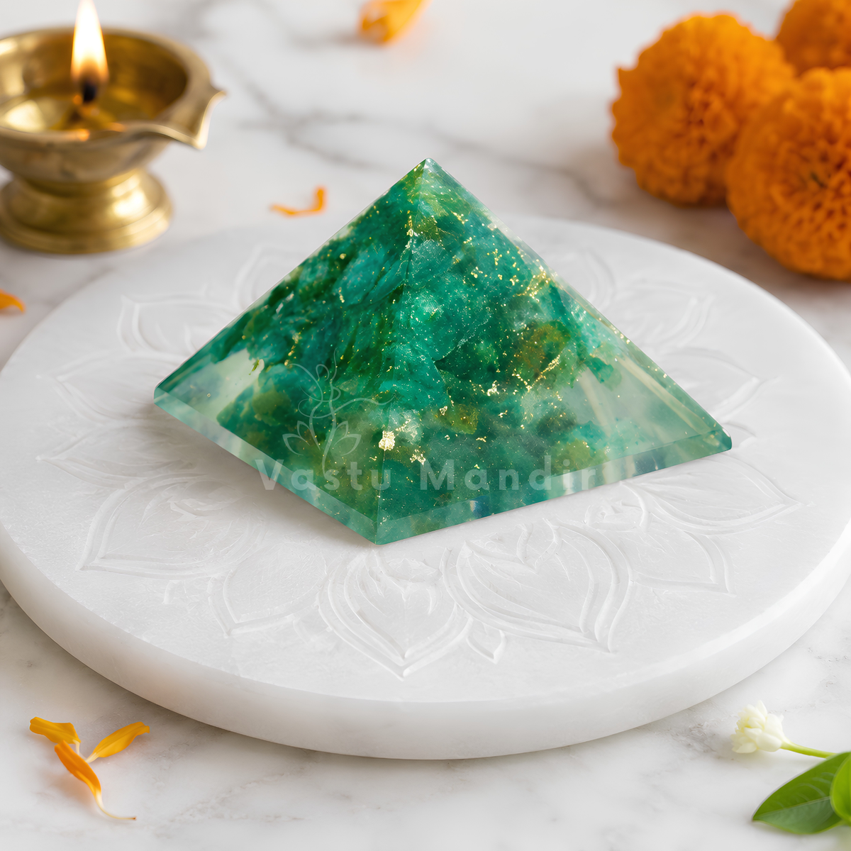 Green Aventurine Orgone Pyramid, orgonite – additional angle showing the pyramid proportions