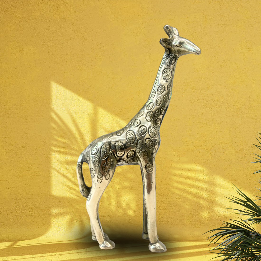 vastu mandir giraffe, vastu brass idol, brass items, premium giraffe statue in brass metal idol for vastu, home decor, table showpiece, 100% PURE METAL VASTU AND HOME DECOR ITEMS