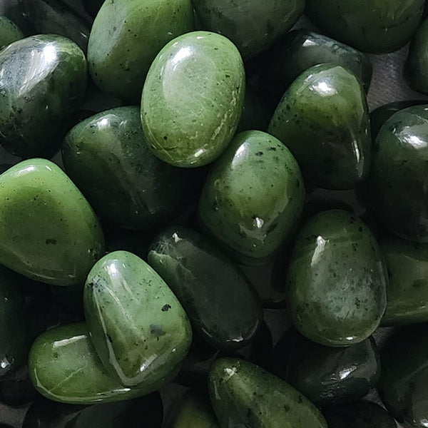 GREEN JADE (100 gram Tumbled)